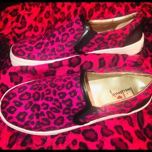 PINK & BLACK PATTERNED SHOE